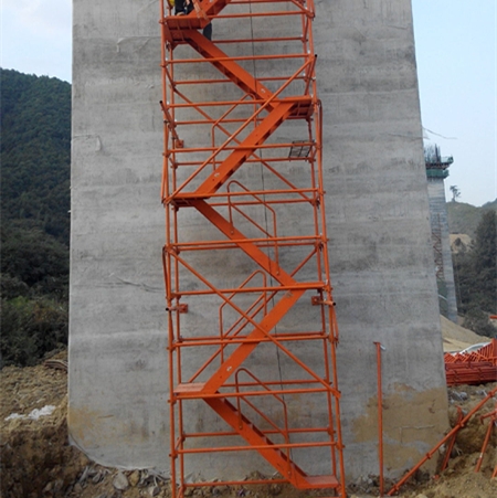 通達安全爬梯生產廠家深度解析 香蕉式與梯籠式安全爬梯，建筑施工安全的專業之選